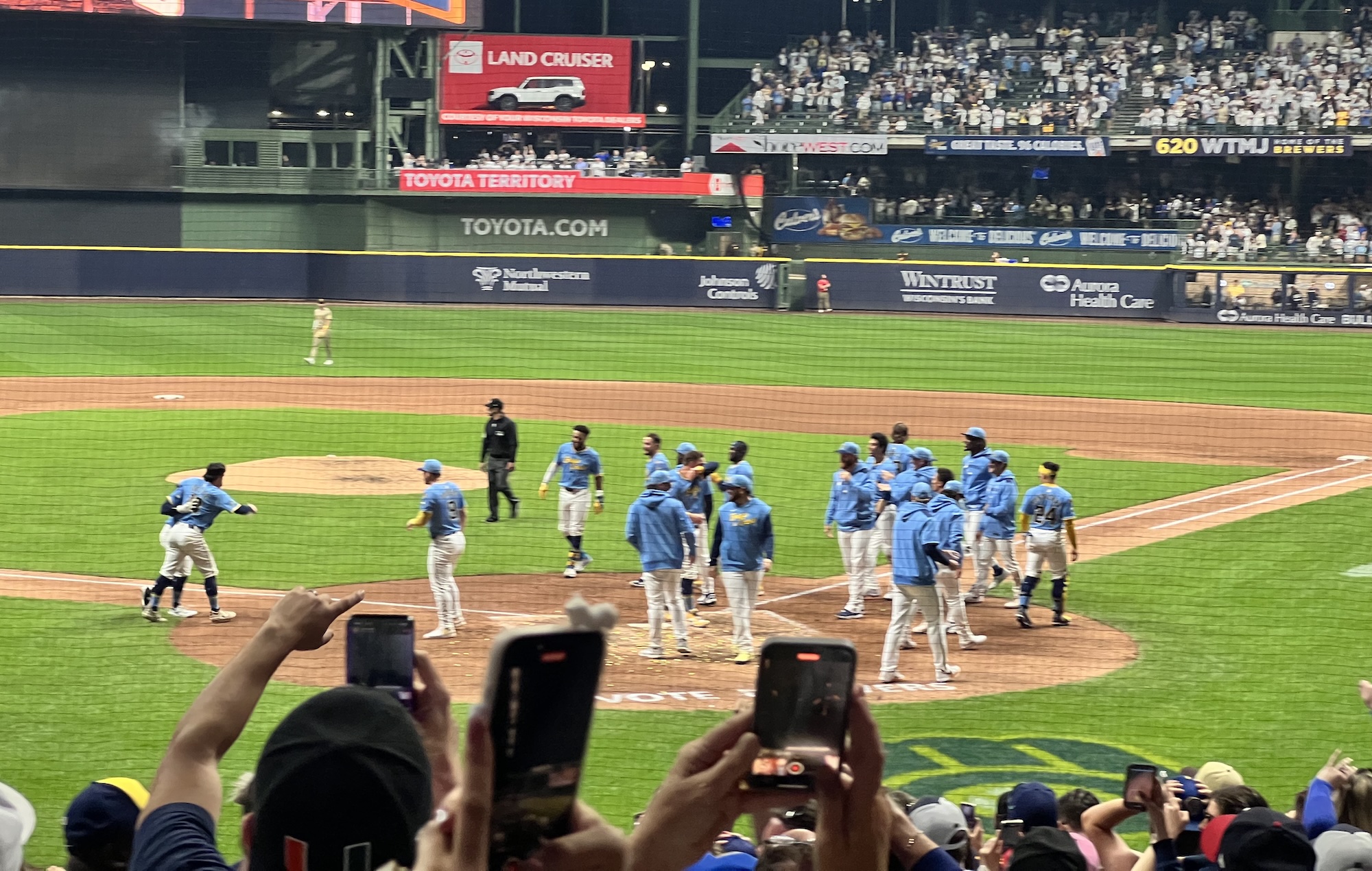 Padres 3 – Brewers 4